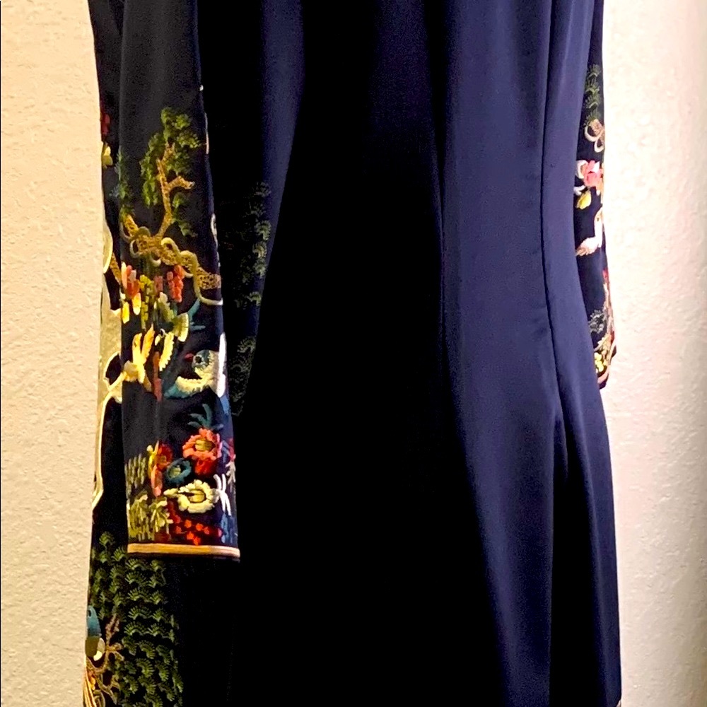 Embroidered Sheath Cheongsam - Picture 8 of 9